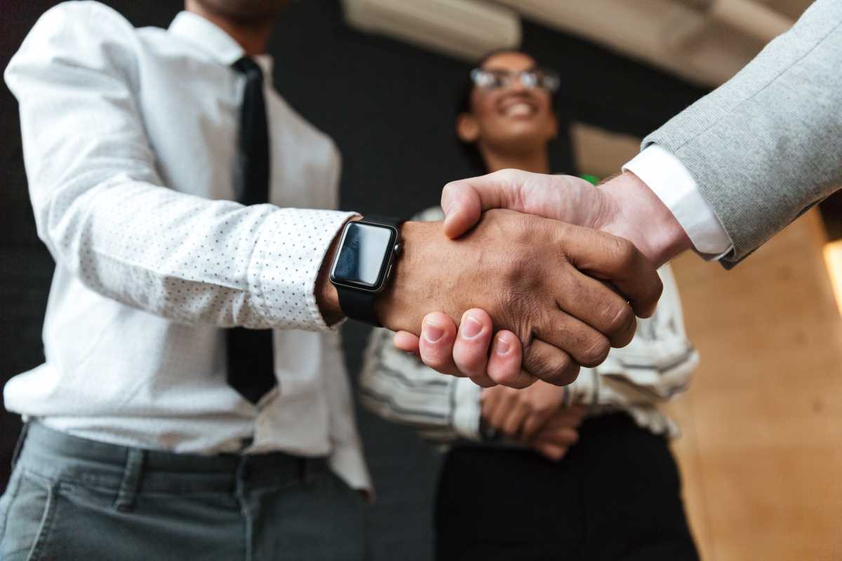 Build Lasting Relationships at Academic Symposiums with These Insider Tips