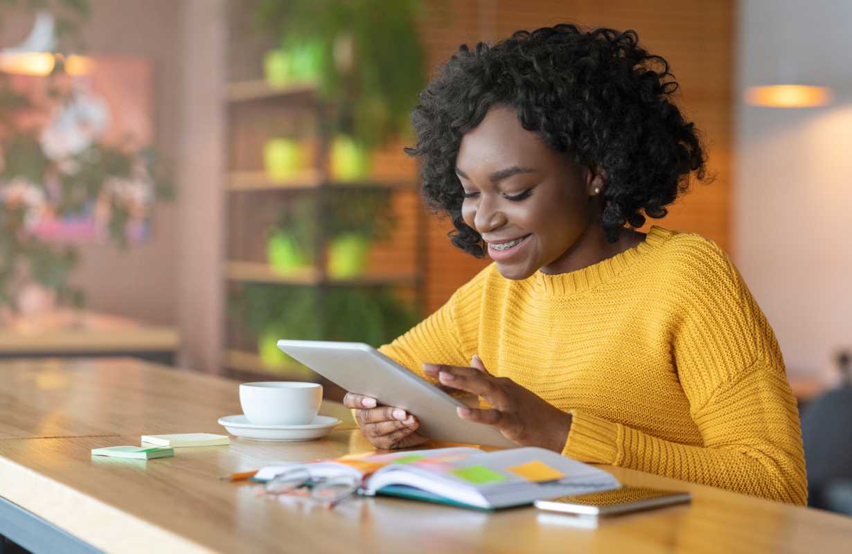 10 Essential Steps to Curating a Digital Portfolio for Humanities Majors